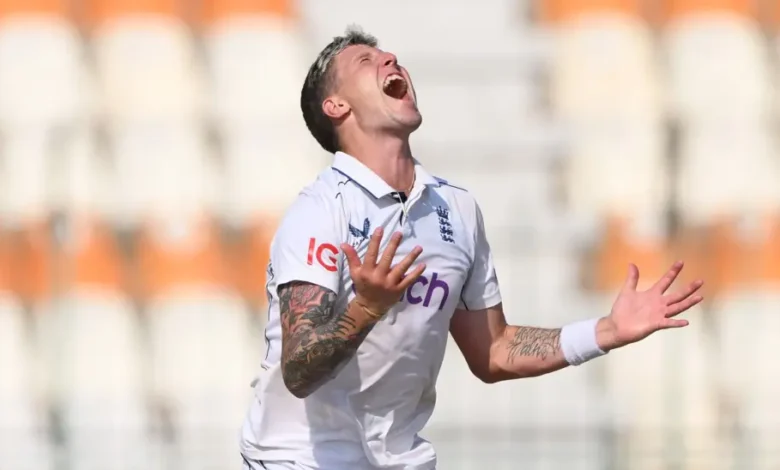 There were three missed chances off Brydon Carse's bowling during Pakistan's second innings