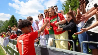 Dolores Aveiro congratulated grandson Ronaldo Jr after the game