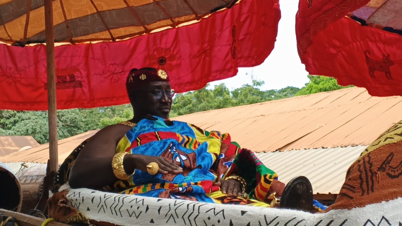 Oyiakekyere Nana Ansah Kwao IV Akwamu-Adumasahene in a palanquin